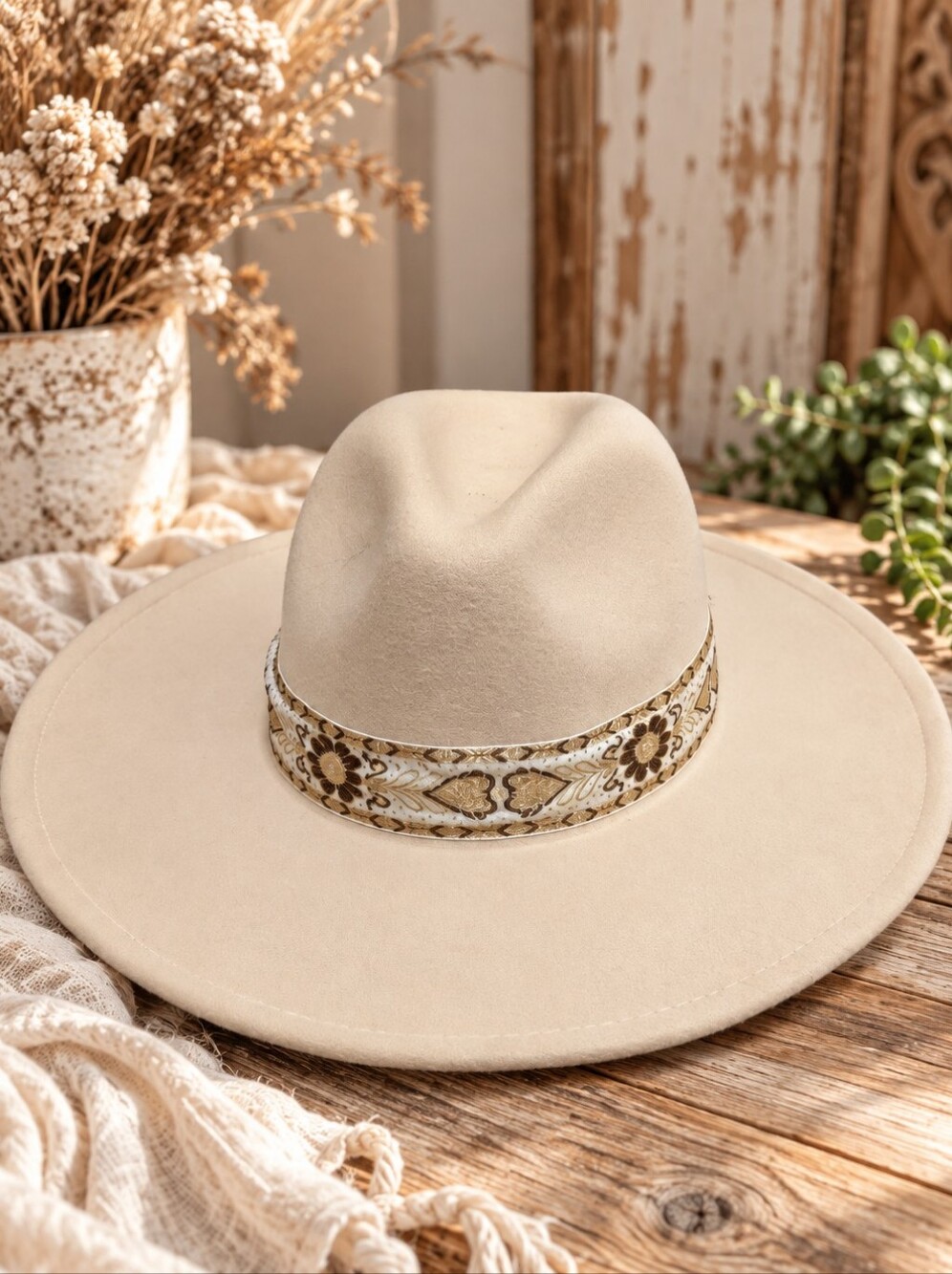 David and Young Cream Wide-Brim Felt Hat with Embroidered Floral Band NWT